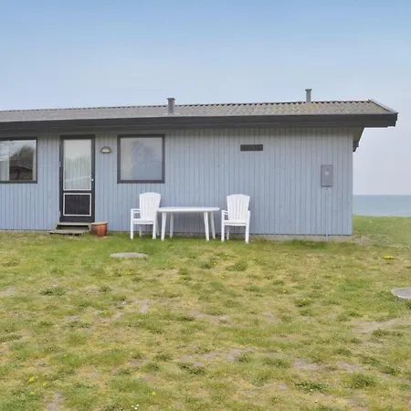 Hébergement de vacances Two-bedroom Holiday In Liseleje